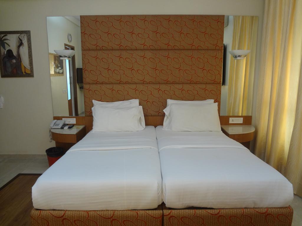 מומביי Astoria Hotel מראה חיצוני תמונה